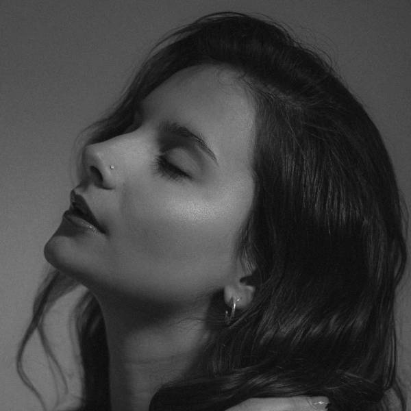 modelka s ID 040261I0WN p019