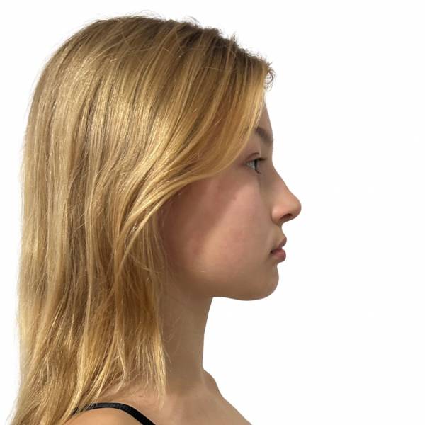 modelka s ID 040268ZD77 p019