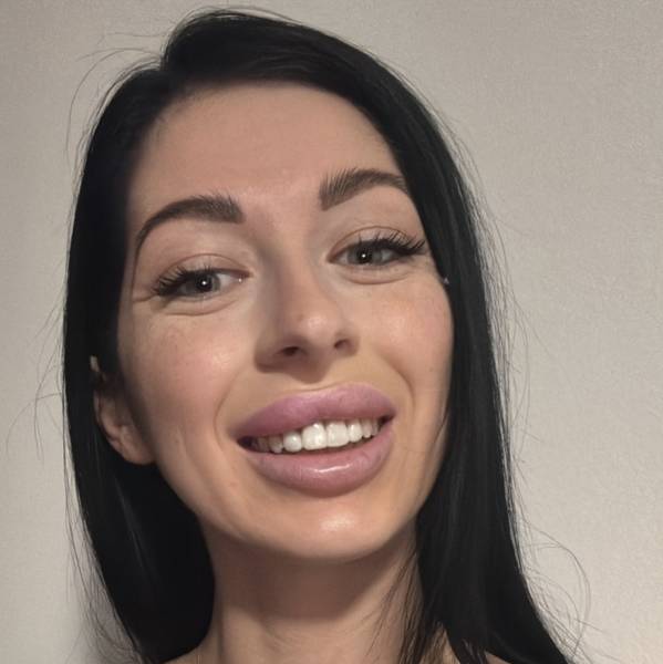 modelka s ID 040269HP7R p017