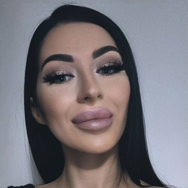 modelka s ID 040269HP7R p019