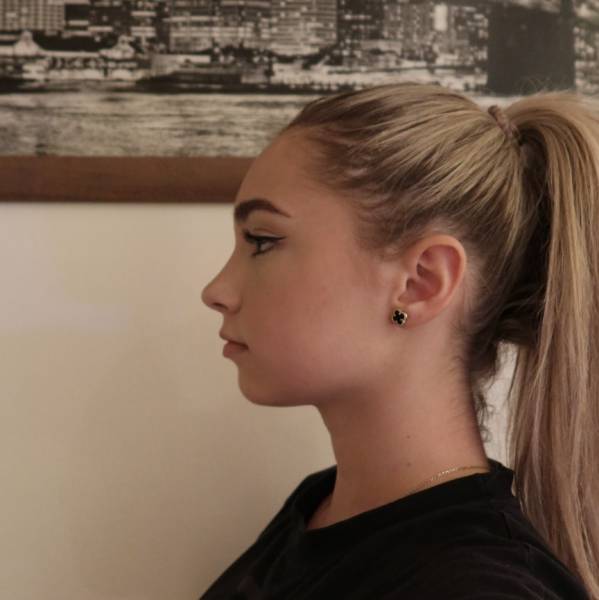 modelka s ID 04026ATRIG p019