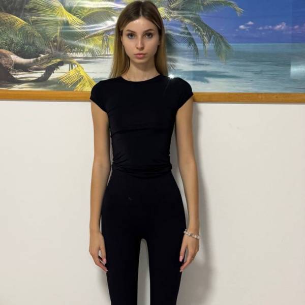 modelka s ID 04026ORUUI p018