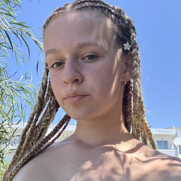 modelka s ID 040272GFXD p016