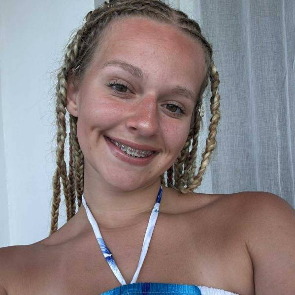 modelka s ID 040272GFXD p017