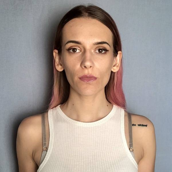 modelka s ID 040272ZR82 p016