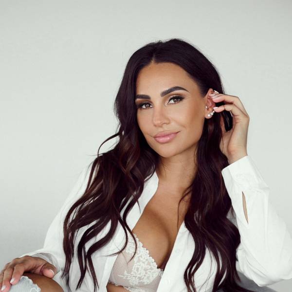 modelka s ID 040274OY6F p019