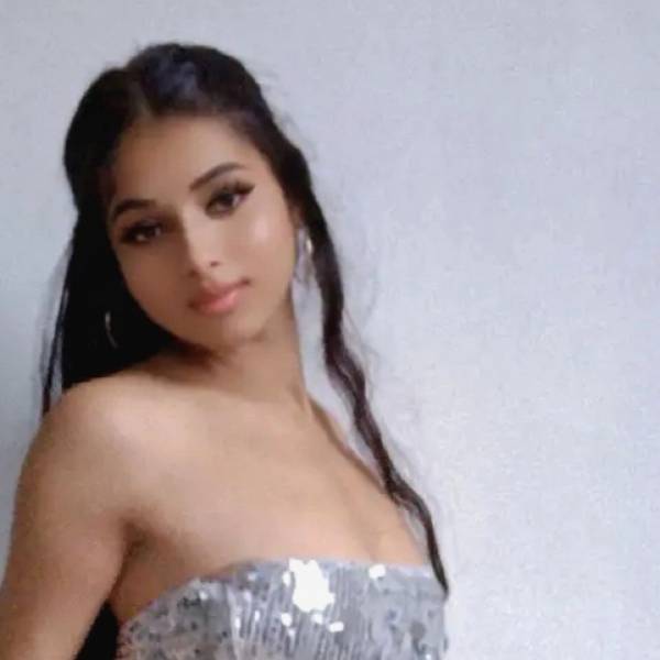 modelka s ID 040277NDXD p018