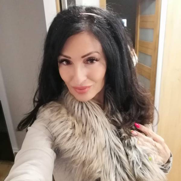 modelka s ID 04027NAADT p016