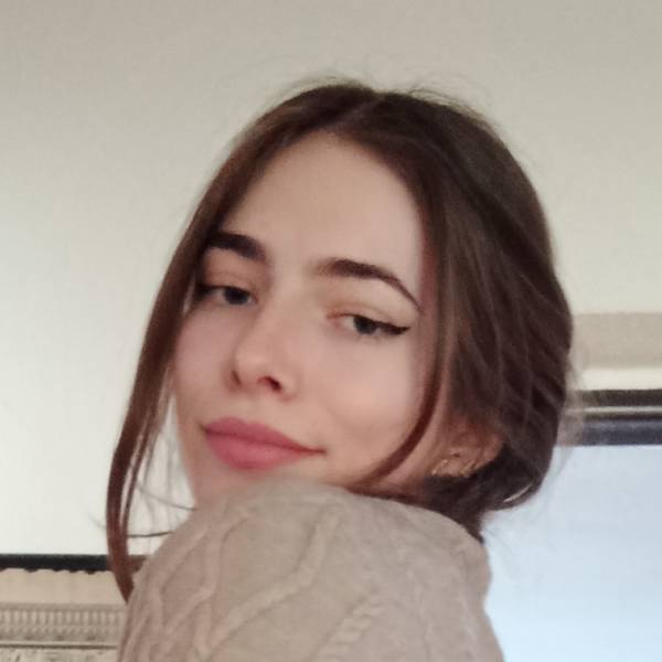 modelka s ID 04027QTJFU p019