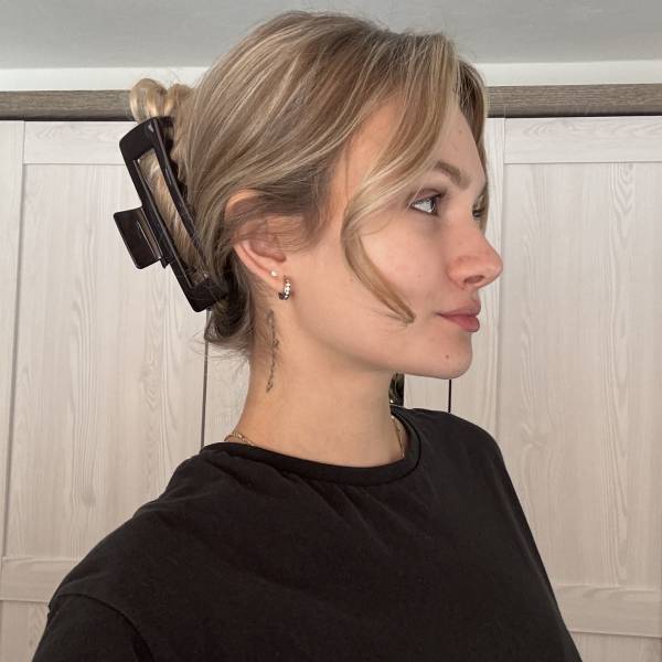 modelka s ID 040285QJM9 p019