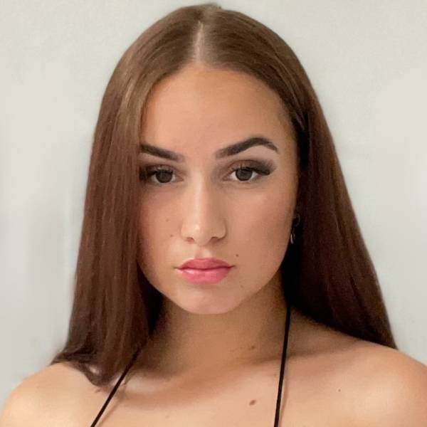 modelka s ID 0402893MT0 p016