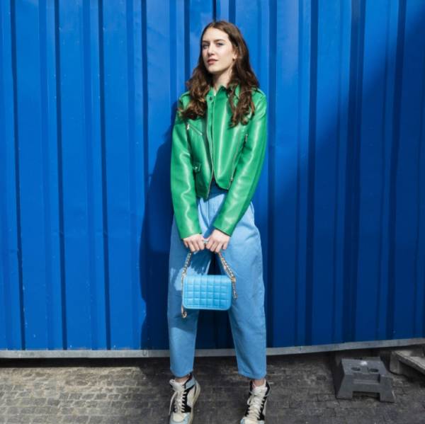 modelka s ID 040289QM6Q p018