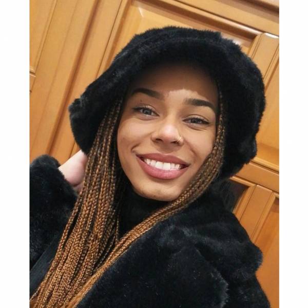 modelka s ID 04028GB5JD p017