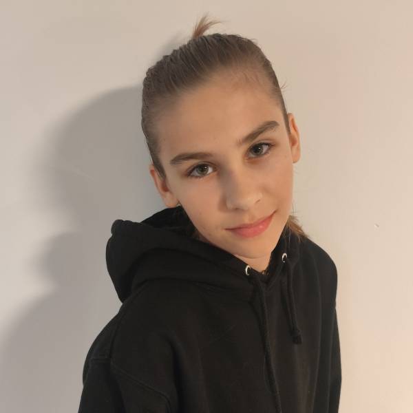 modelka s ID 04028SSLXL p018