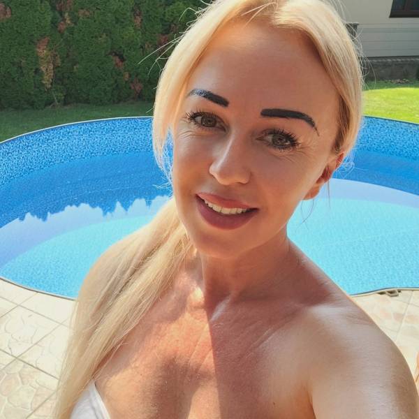 modelka s ID 04028TQN1F p017