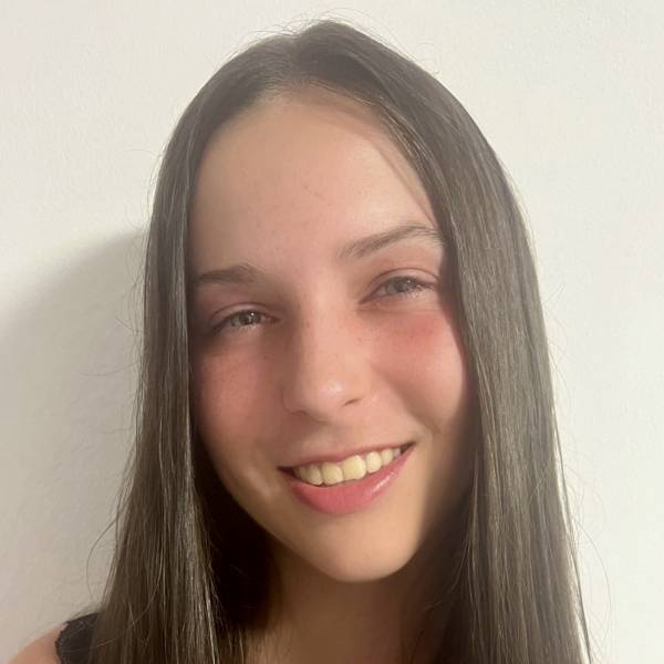 modelka s ID 040290B5KQ p017