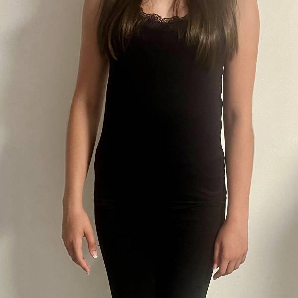 modelka s ID 040290B5KQ p018