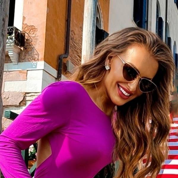 modelka s ID 04029684AI p017