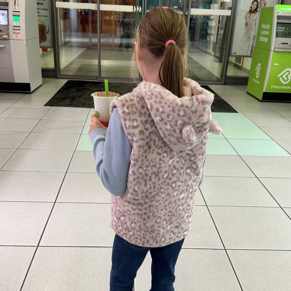 modelka s ID 04029C45DO p019