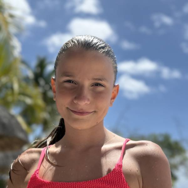 modelka s ID 04029GIVYX p017