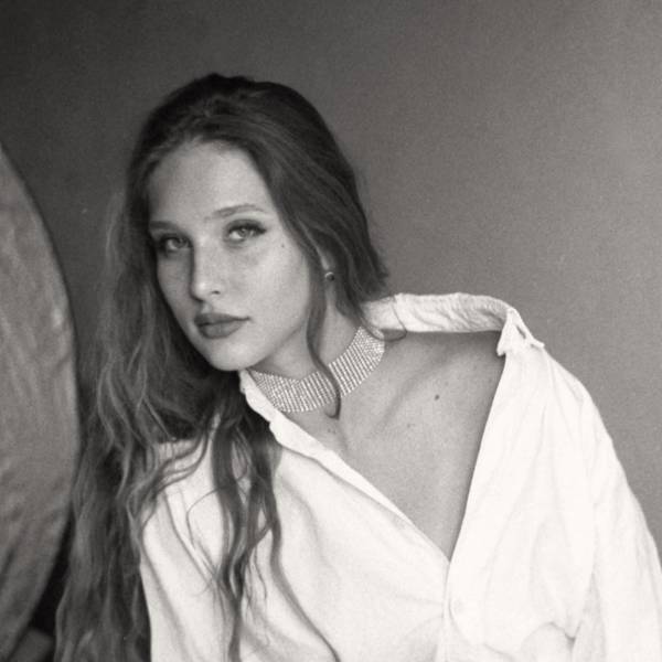 modelka s ID 04029RM0BI p016