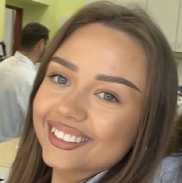 modelka s ID 0402A77ME4 p017