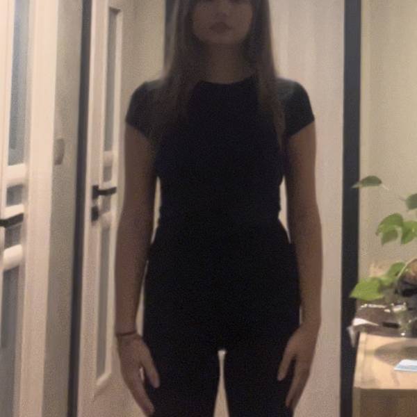 modelka s ID 0402A77ME4 p018