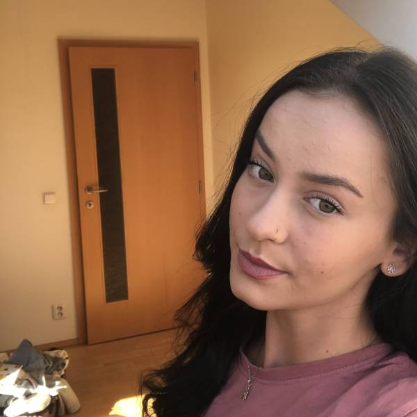 modelka s ID 0402ADAZ4U p019