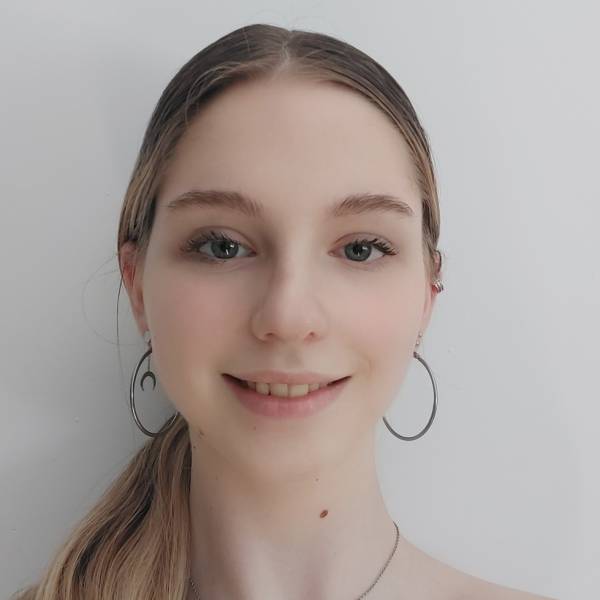 modelka s ID 0402AINDYZ p017