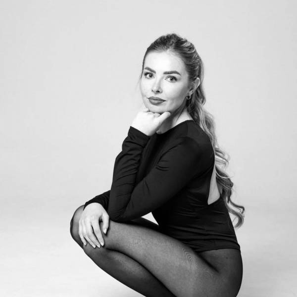 modelka s ID 0402AK3I5D p016