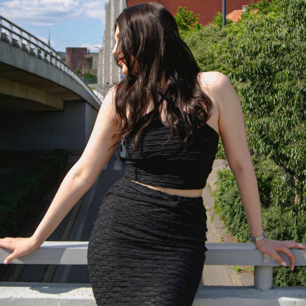 modelka s ID 0402AQDI9V p018