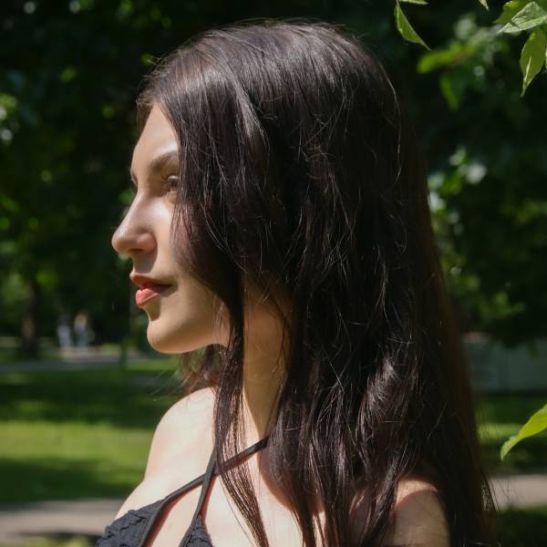 modelka s ID 0402AQDI9V p019