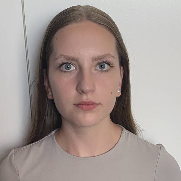 modelka s ID 0402ASB062 p016