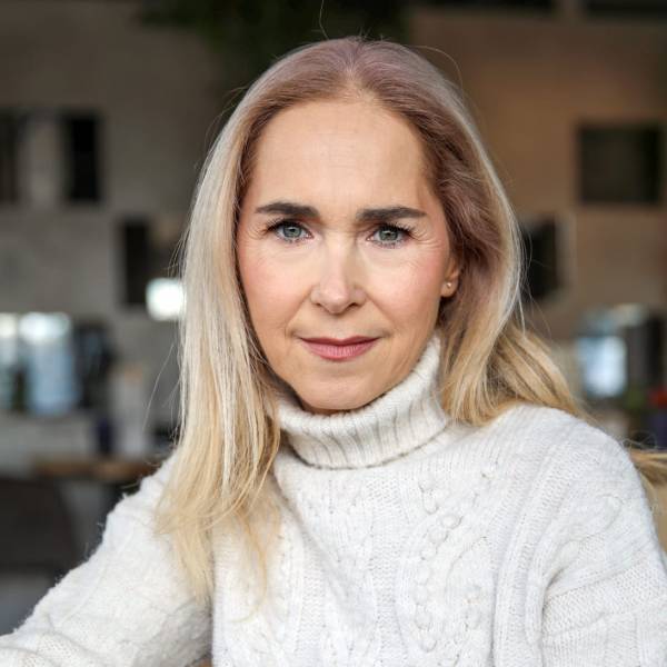 modelka s ID 0402B77PF3 p016