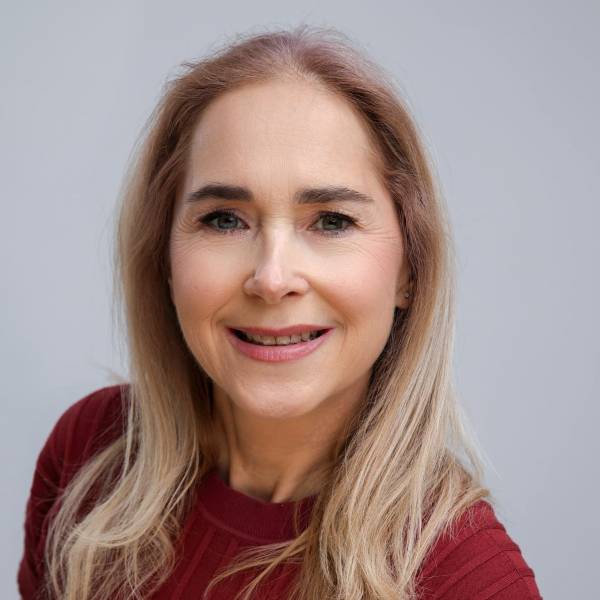 modelka s ID 0402B77PF3 p017