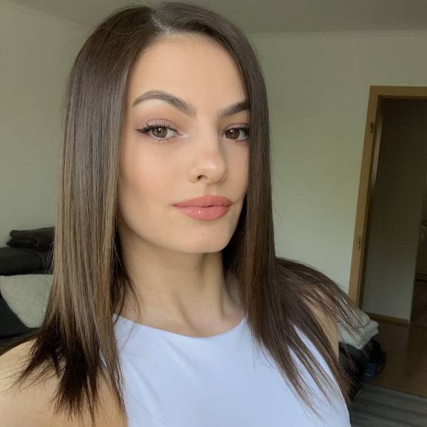 modelka s ID 0402BBKTOU p016