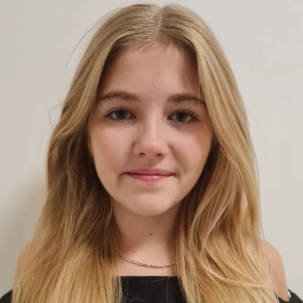 modelka s ID 0402BPZHJ9 p016