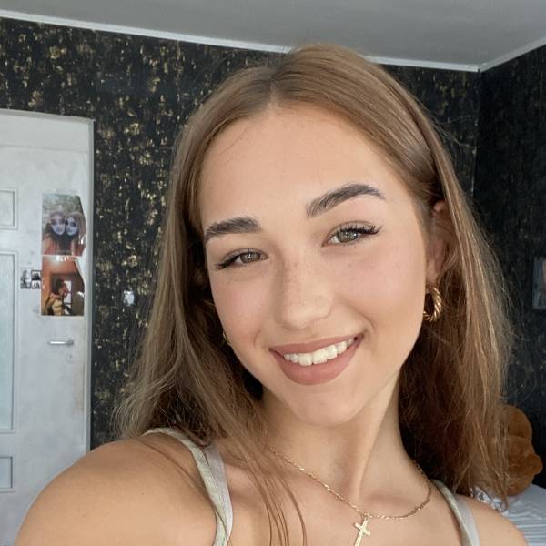 modelka s ID 0402BWQHAZ p017