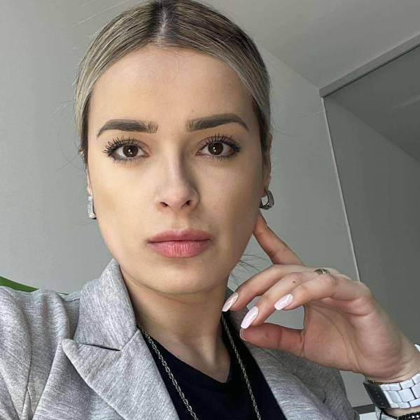 modelka s ID 0402C7TB5D p016