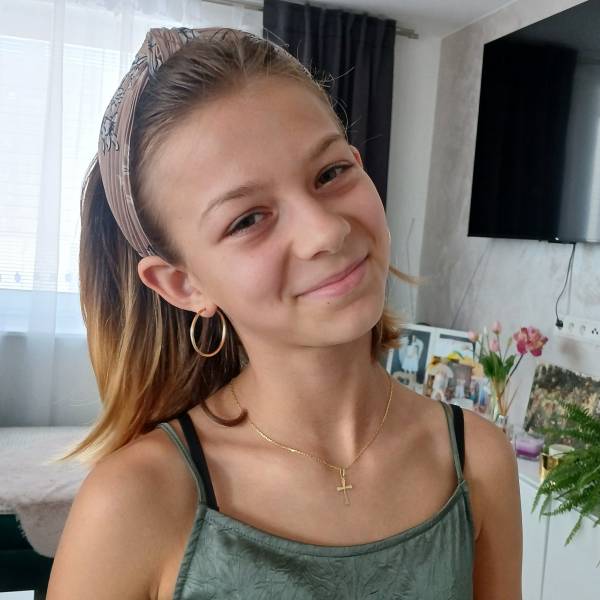 modelka s ID 0402CDE66Z p016