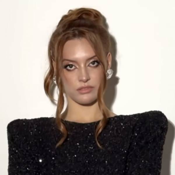 modelka s ID 0402CI4IOJ p016