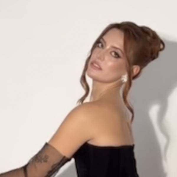 modelka s ID 0402CI4IOJ p019