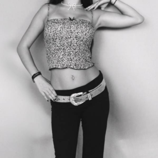 modelka s ID 0402CJZYHH p018