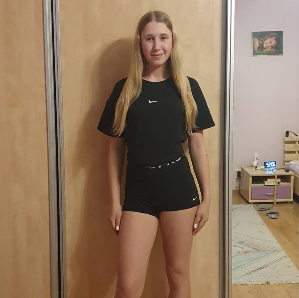 modelka s ID 0402D6O55U p018