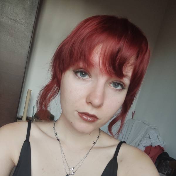 modelka s ID 0402D9FNTK p016