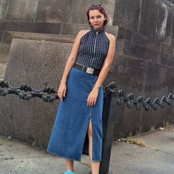 modelka s ID 0402D9FNTK p018