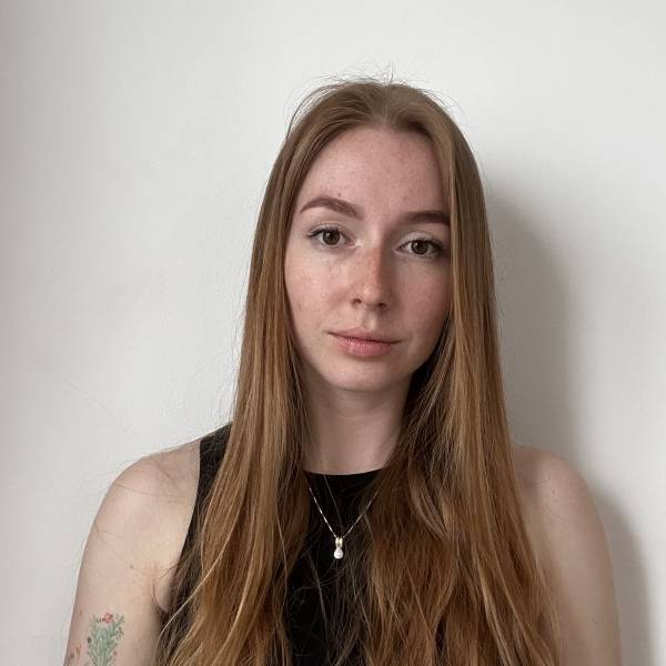 modelka s ID 0402DGAEF5 p016