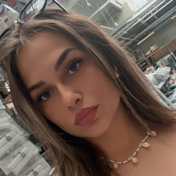 modelka s ID 0402DP9J1D p016