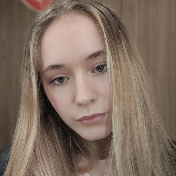 modelka s ID 0402DUFU83 p016