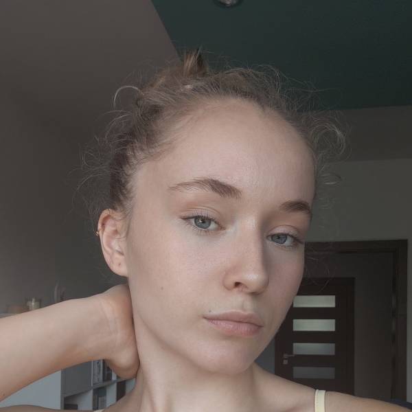 modelka s ID 0402DUFU83 p019